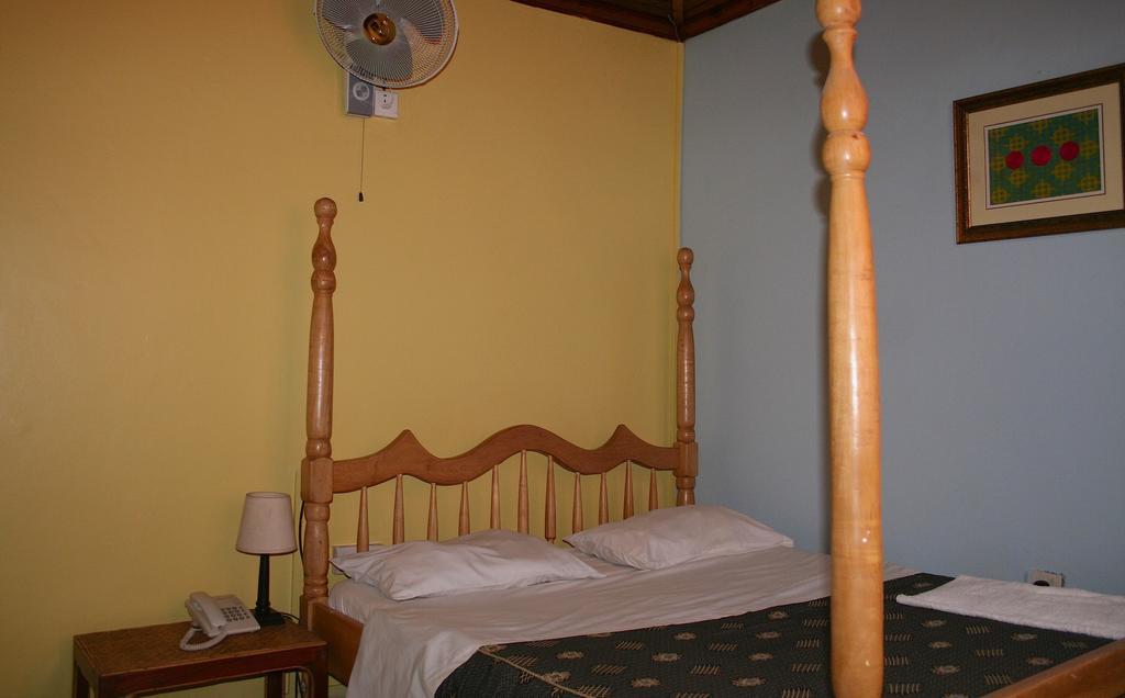 Hotel Acacia Kampala Phòng bức ảnh