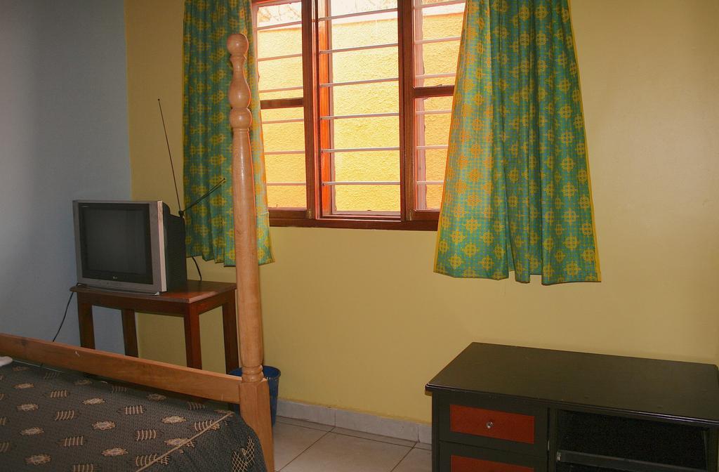 Hotel Acacia Kampala Phòng bức ảnh