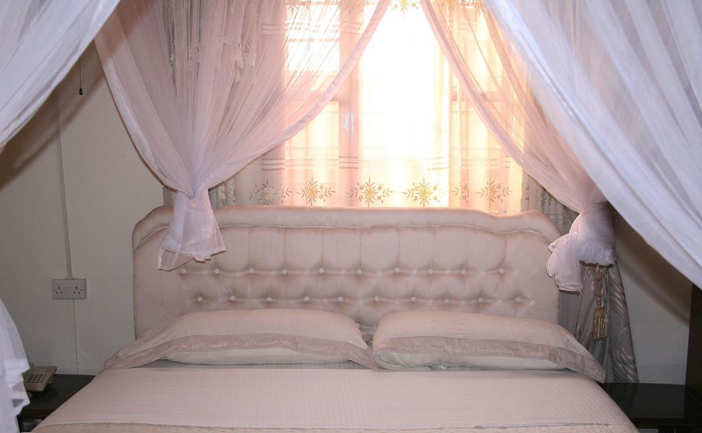 Hotel Acacia Kampala Phòng bức ảnh