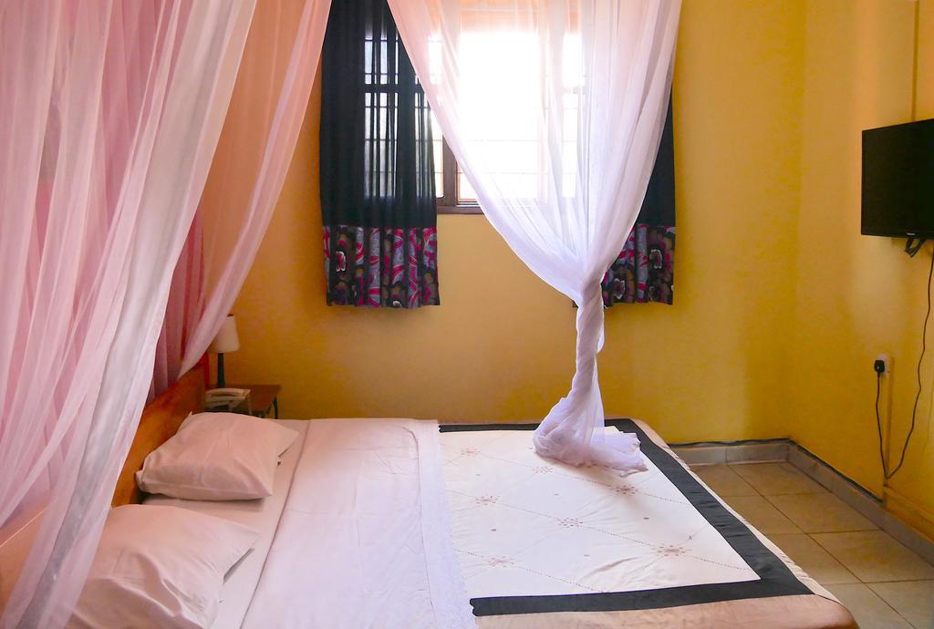 Hotel Acacia Kampala Ngoại thất bức ảnh
