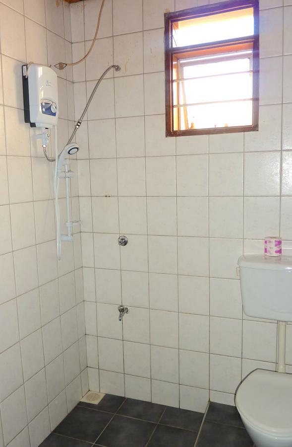 Hotel Acacia Kampala Phòng bức ảnh